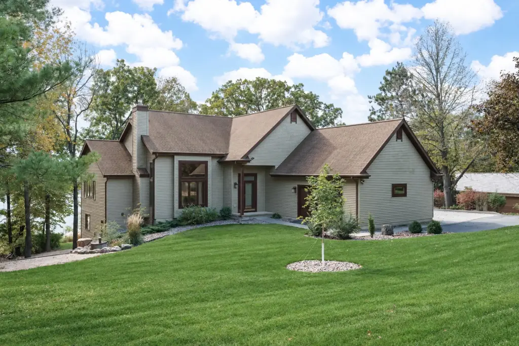 W10725 Wildwood Way, Dekorra