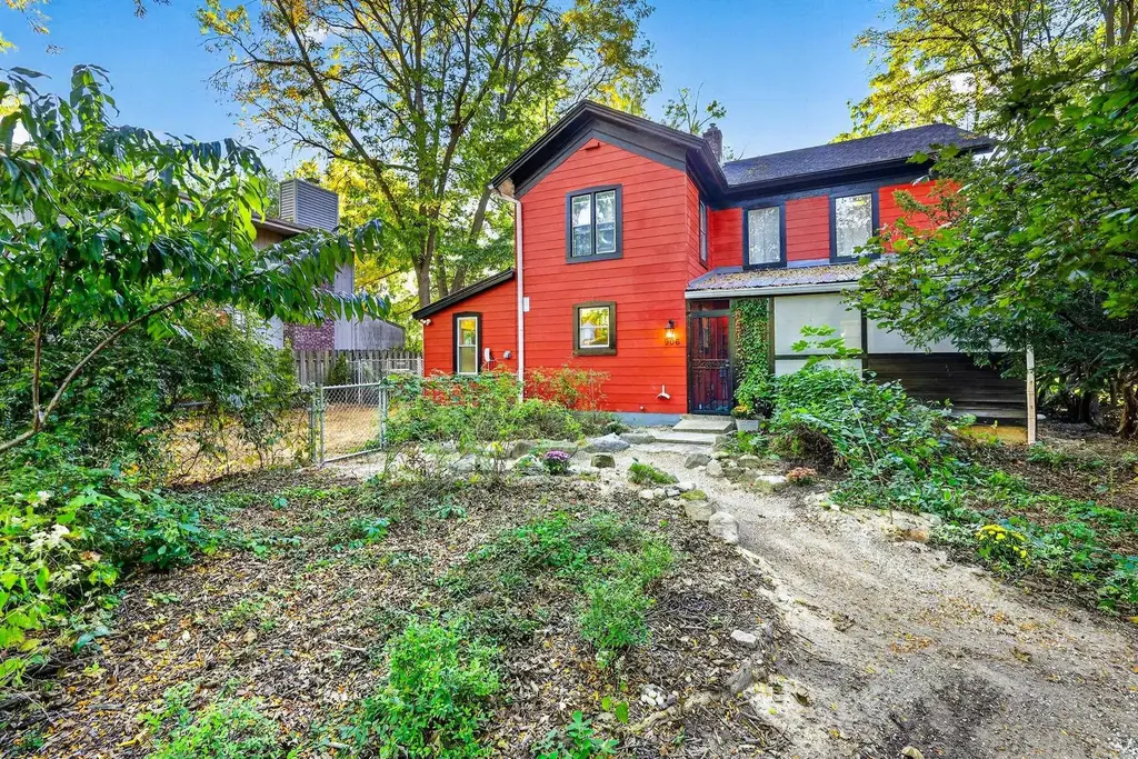 906 Hathaway Drive, Madison