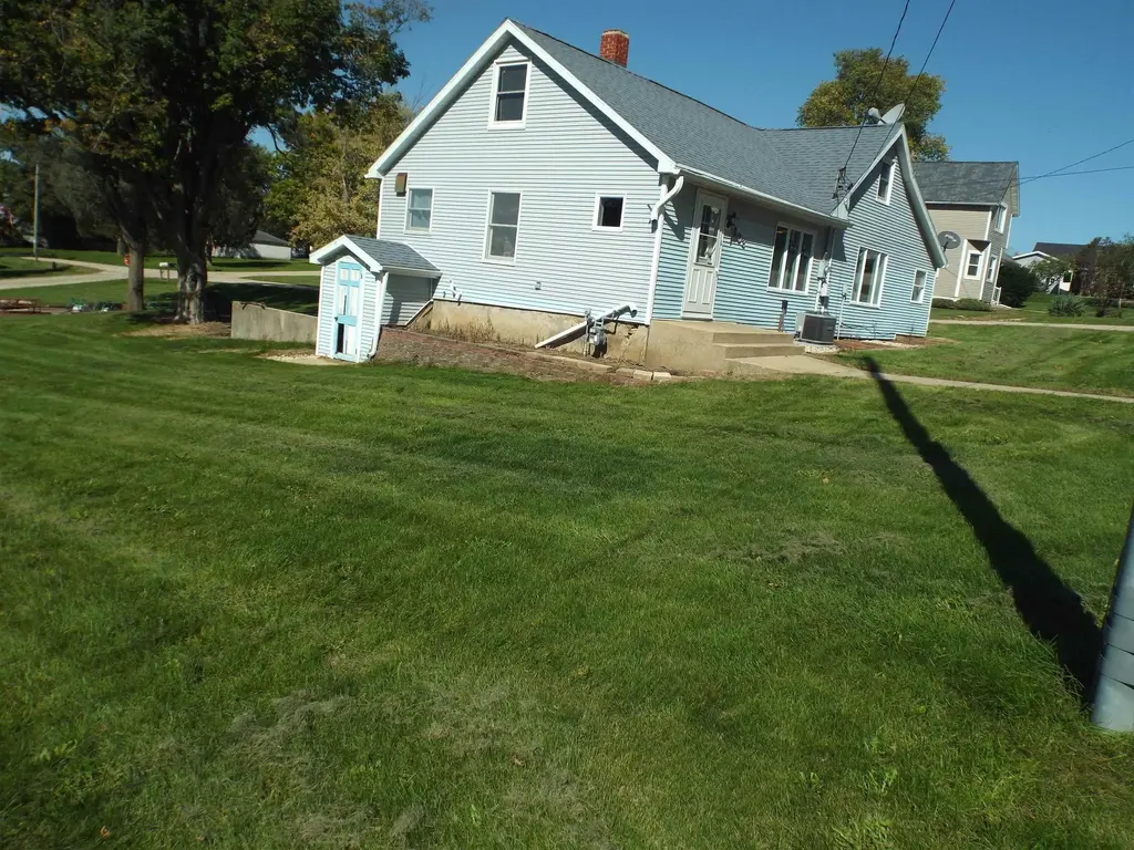 303 S Center Street, Browntown