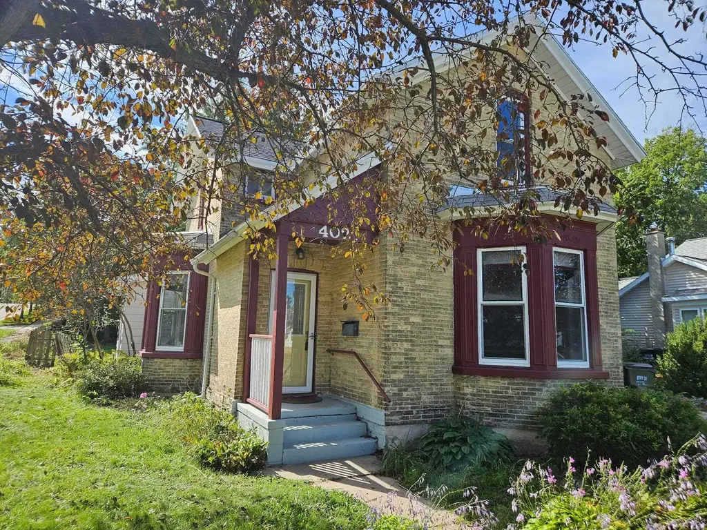 402 W Carroll Street, Portage