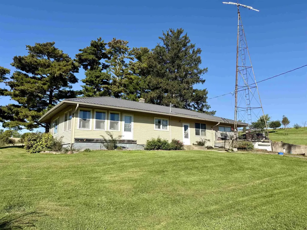 W8940 County Road B, Cadiz