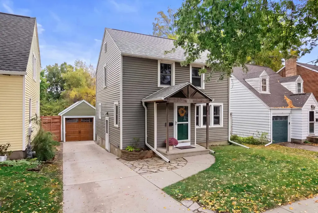 3222 Atwood Avenue, Madison