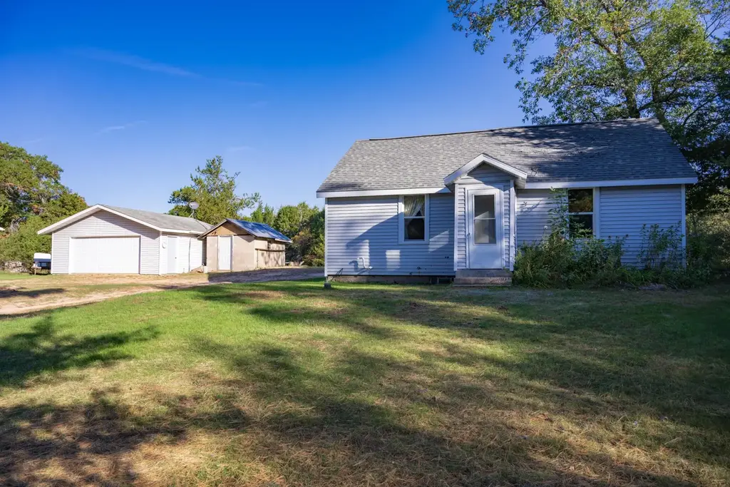 W7304 22nd Street, Necedah