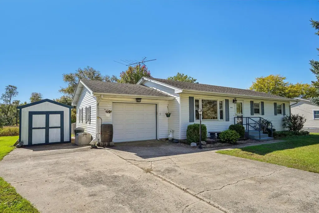416 E Church Street, Orfordville