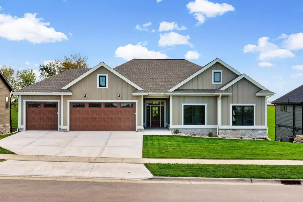 1302 Moll Drive, Waunakee