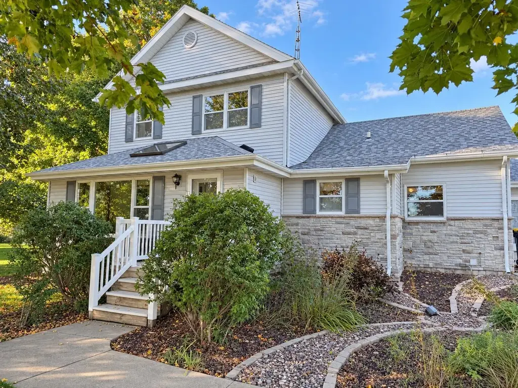 208 E Main Street, Cobb