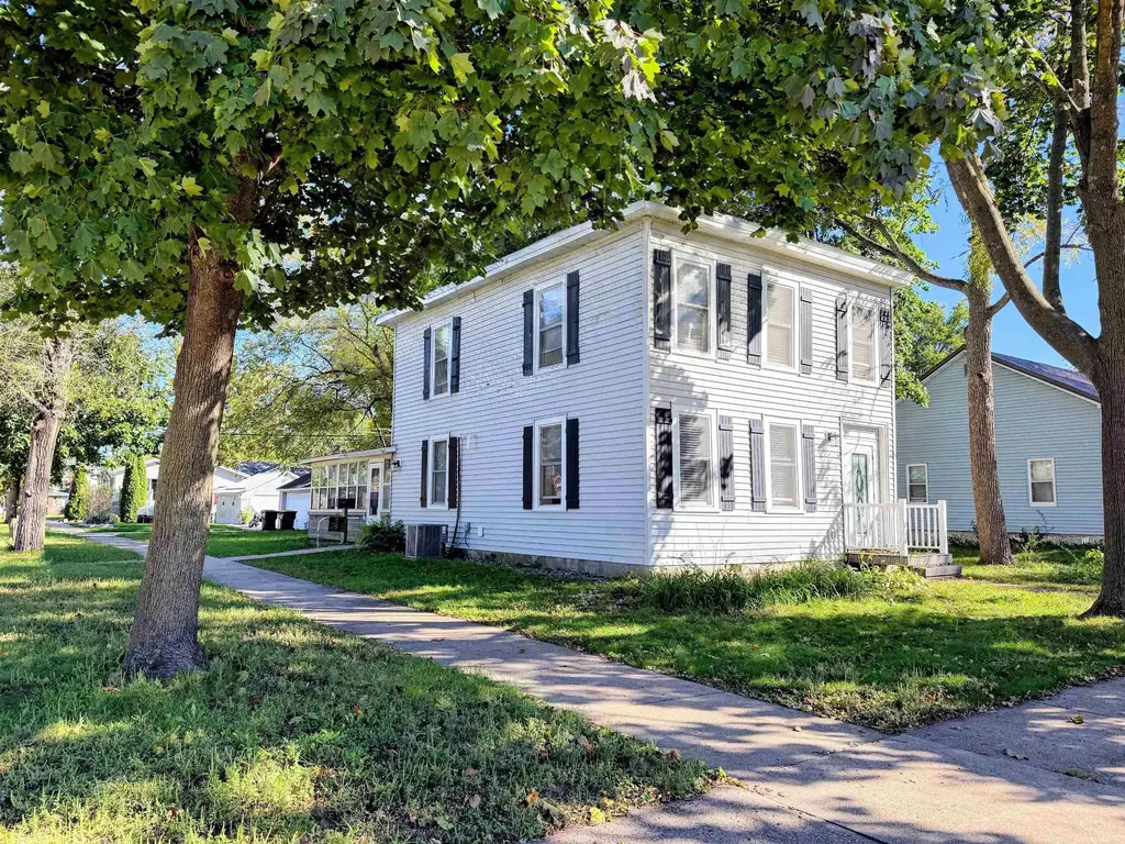 158 N Wacouta Avenue, Prairie du Chien