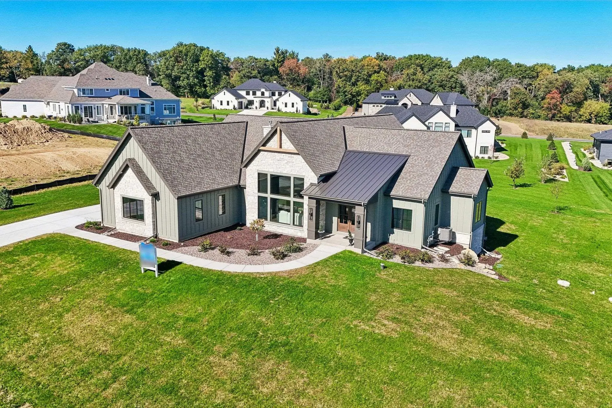 Photo of Listing #2034402