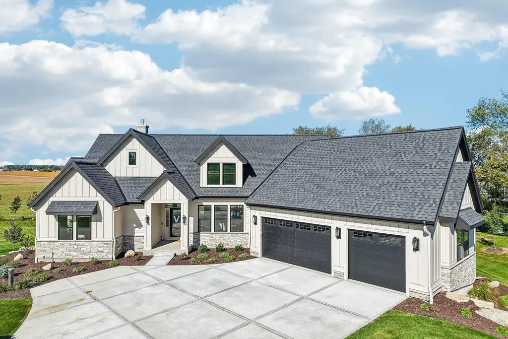 3300 Colton Way, Windsor