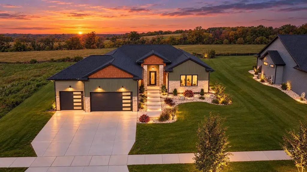 1813 Arbor Ridge Way, Janesville