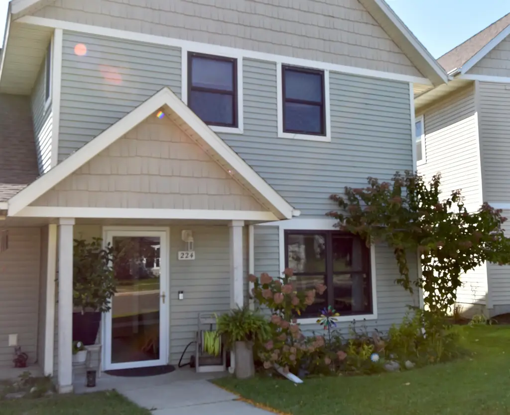 224 S Musket Ridge Drive, Sun Prairie
