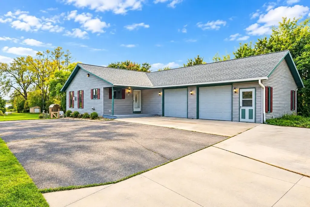 727 E Clay Street, Whitewater