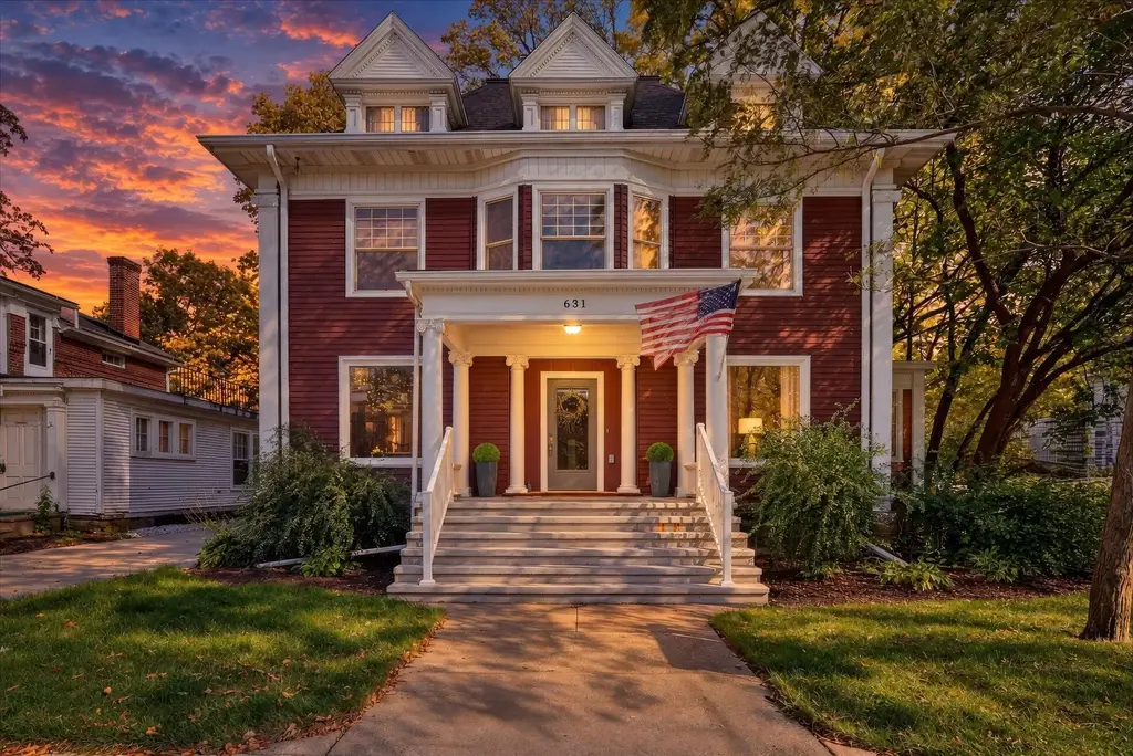 631 College Street, Beloit