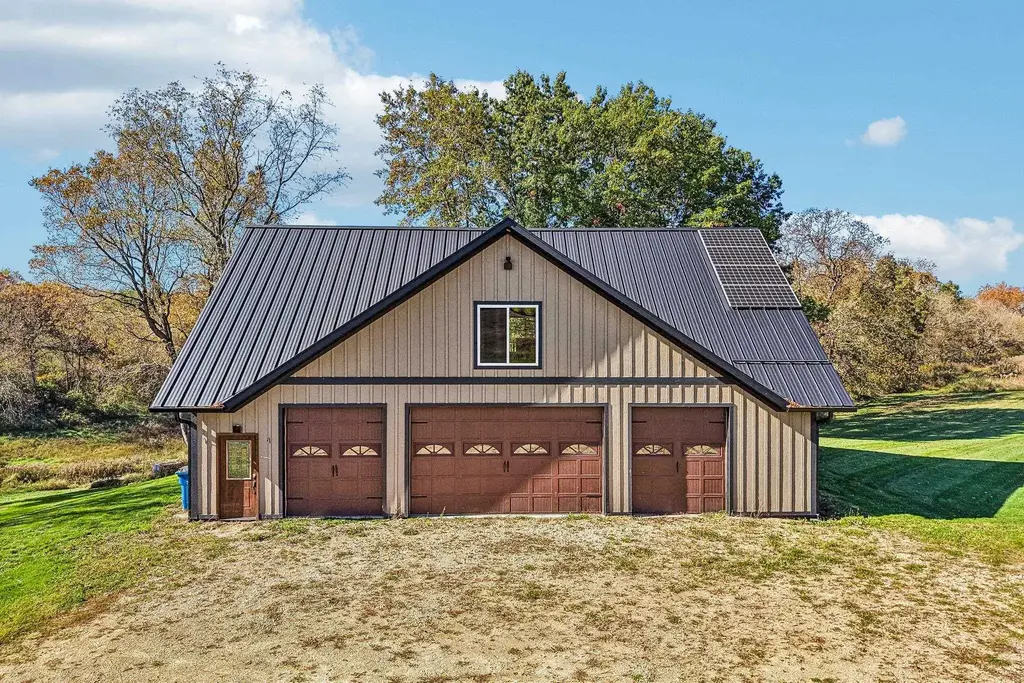 E4364 Meadow Drive, Washington
