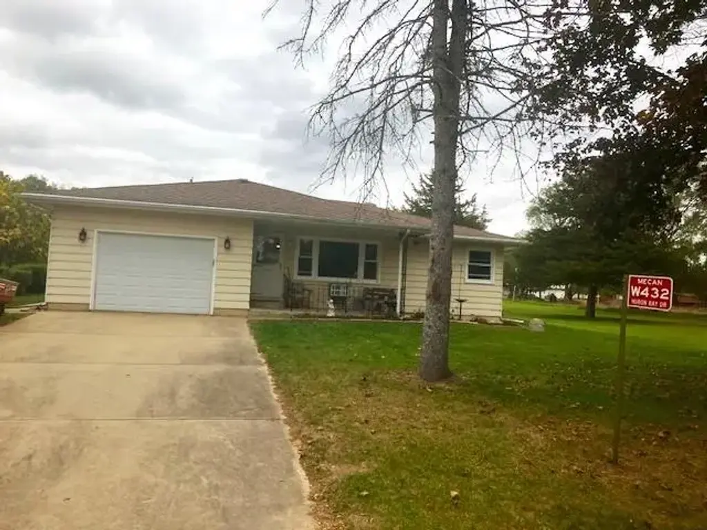 W432 Huron Bay Drive, Mecan