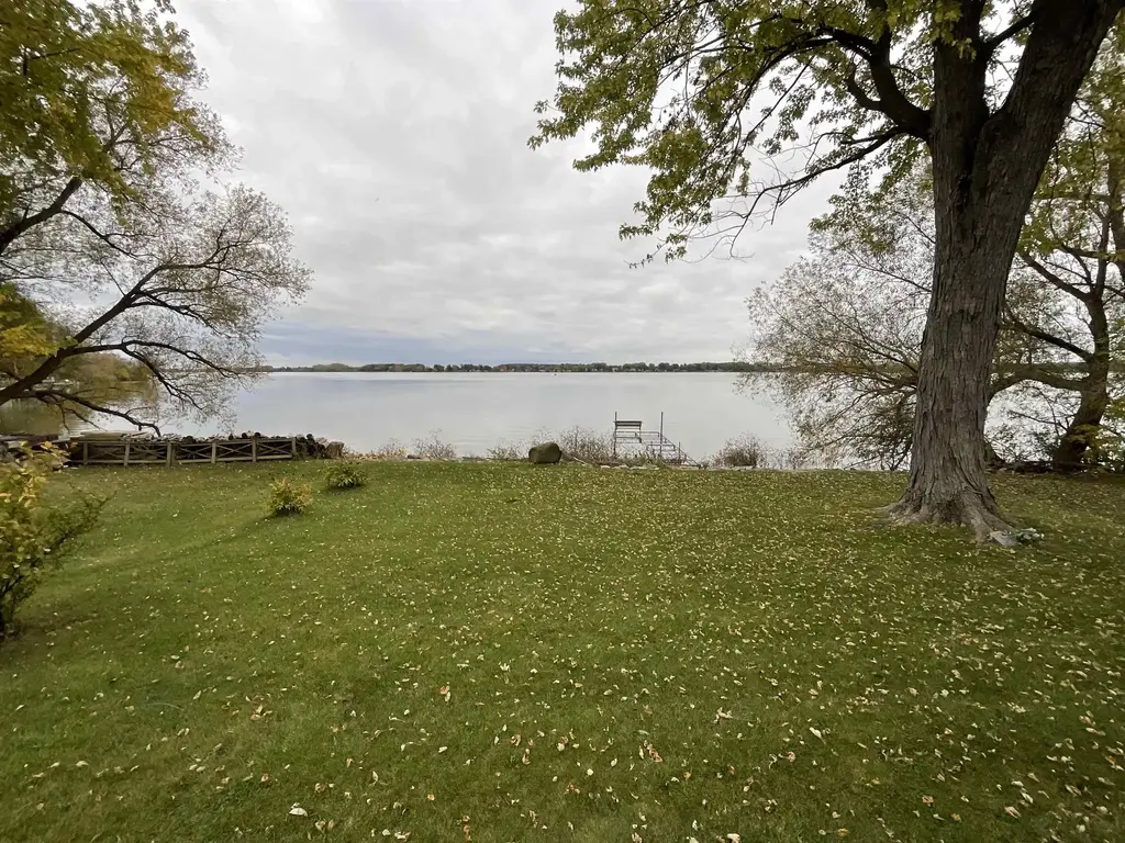 W10205 Hickory Bay Road, Fox Lake