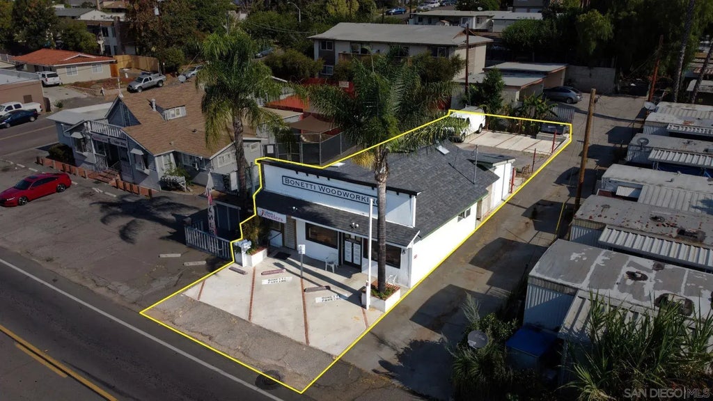 216 E Mission Rd, Fallbrook