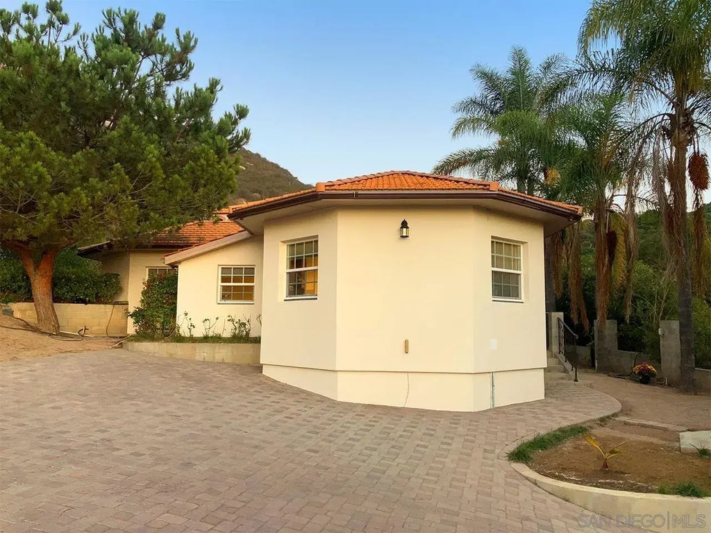 1088 Deer Springs Rd, San Marcos