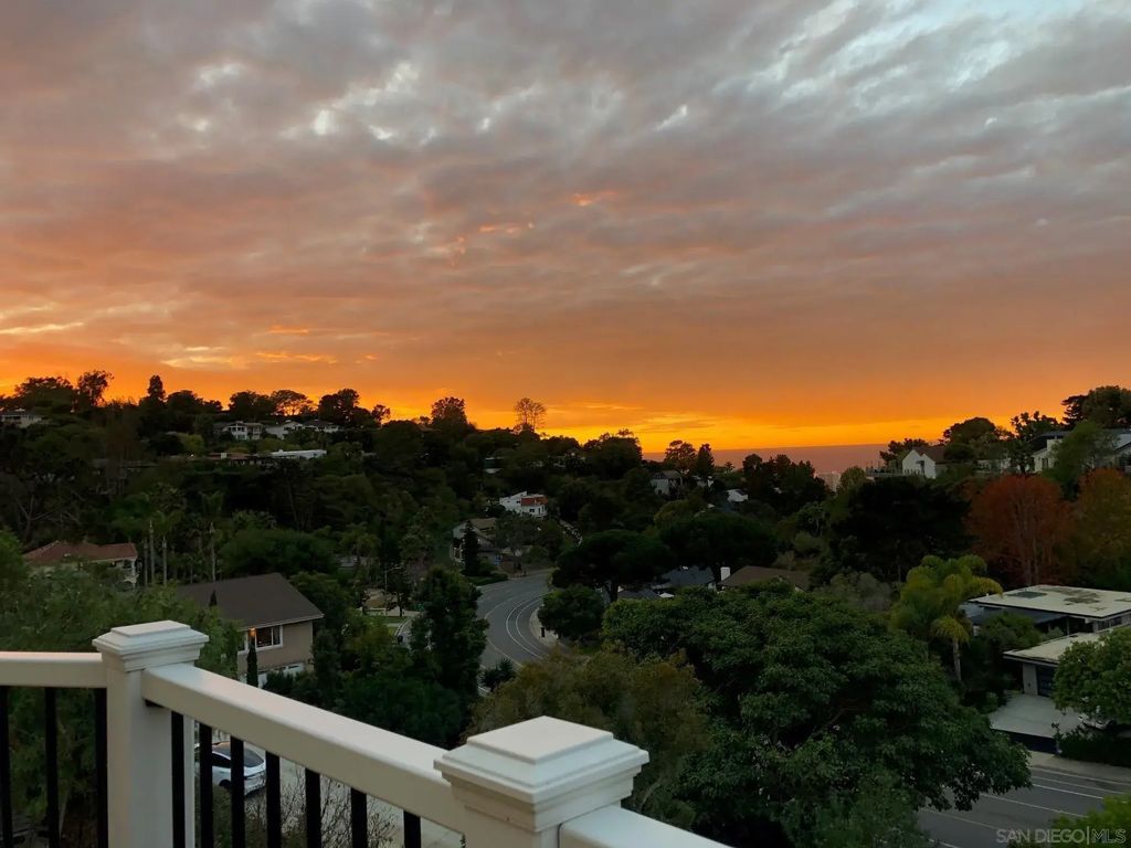 1935 Nautilus St, La Jolla