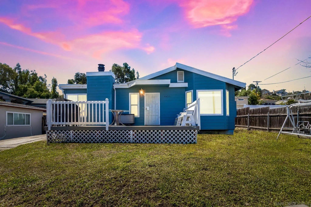 8423 Prospect Ave, Santee