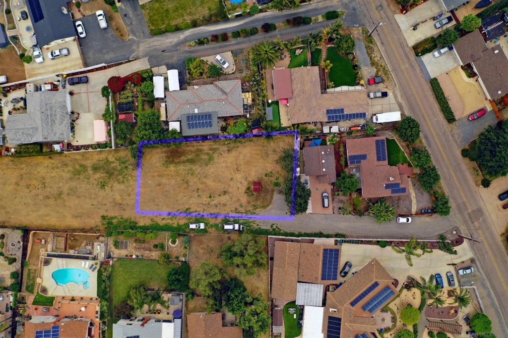 273 Poinsettia 34, 35, Vista