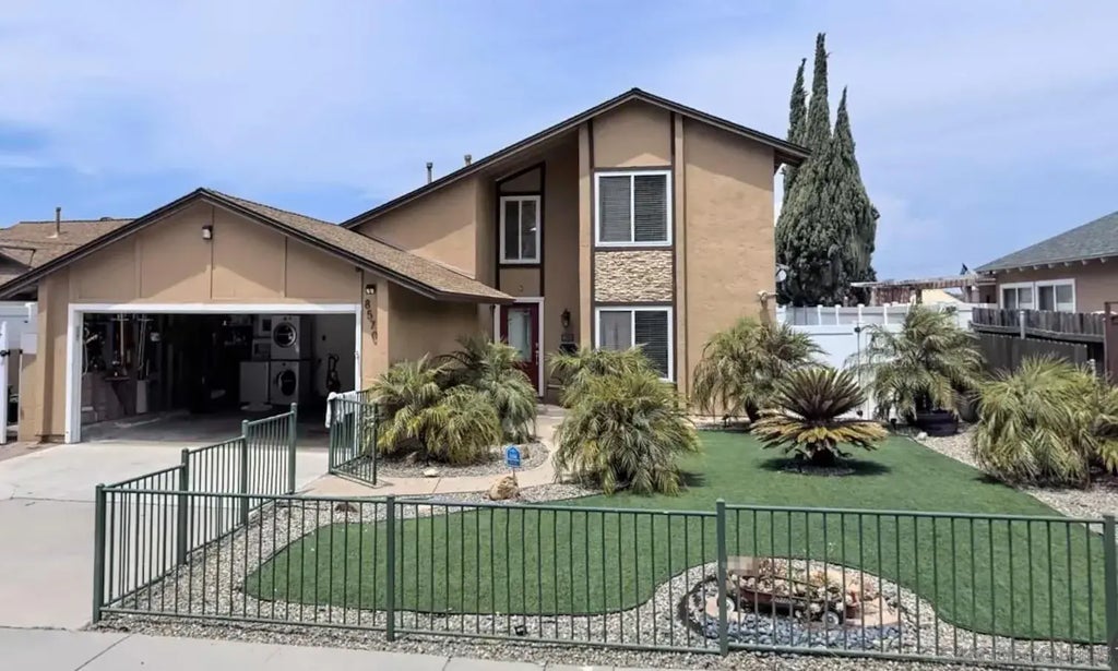 8570 Parkbrook Ln, PARADISE HILLS