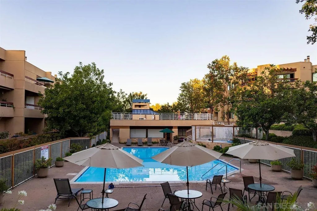 6960 Golfcrest Dr B320, SAN CARLOS