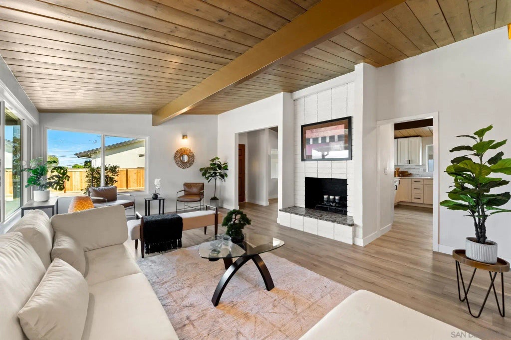 244 N Westwind Dr, El Cajon