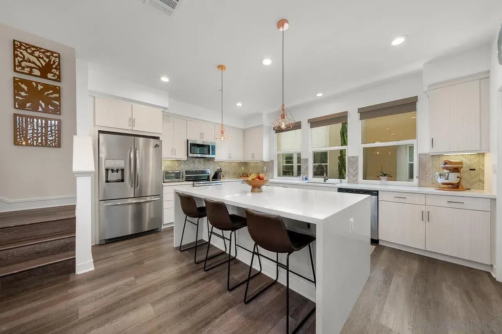 716 Harbor Ln, Chula Vista