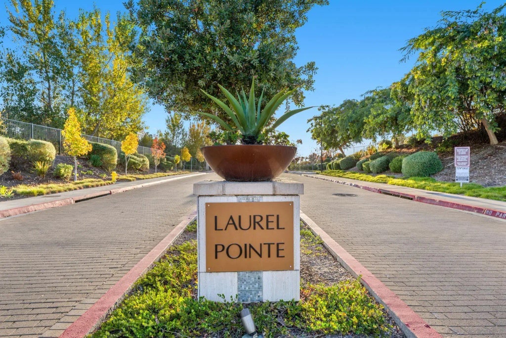 533 Adobe Estates Drive, Vista