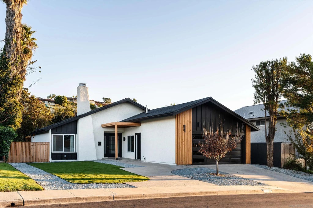 6243 Camino Corto, Del Cerro (337)