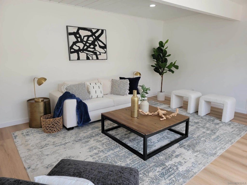 8374 Hudson Dr, SAN CARLOS