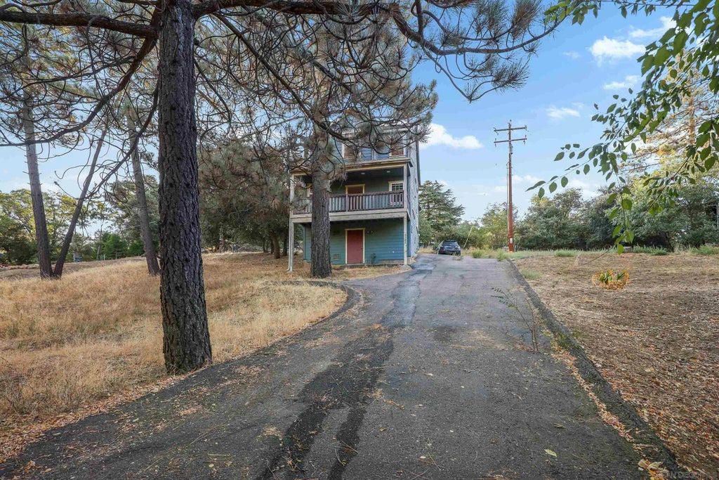 2285 Whispering Pines Dr, Julian