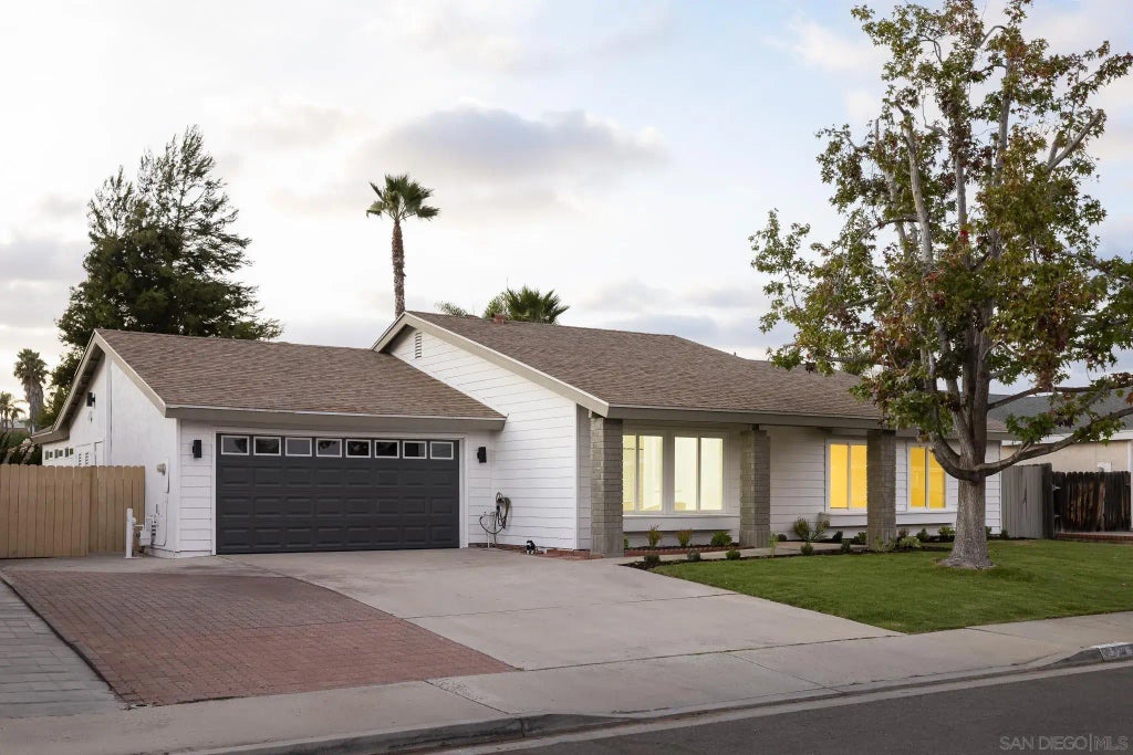 1223 Sarahfaye Ct, Escondido