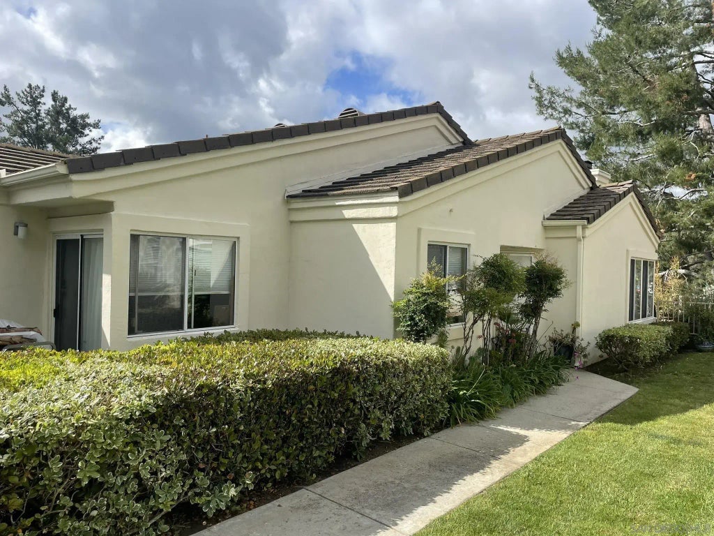 29543 Circle R Greens Dr., Escondido