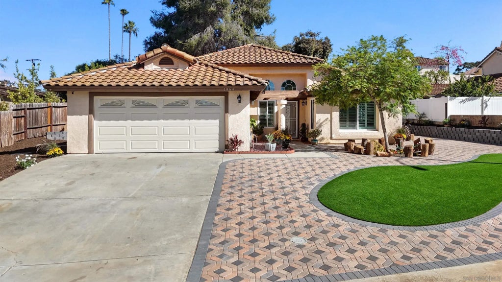 1964 Amarillo Pl, Escondido