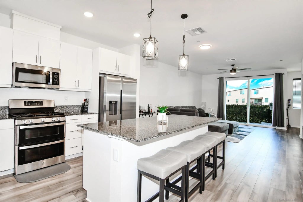 5470 Seacliff Pl 30, SOUTH SD