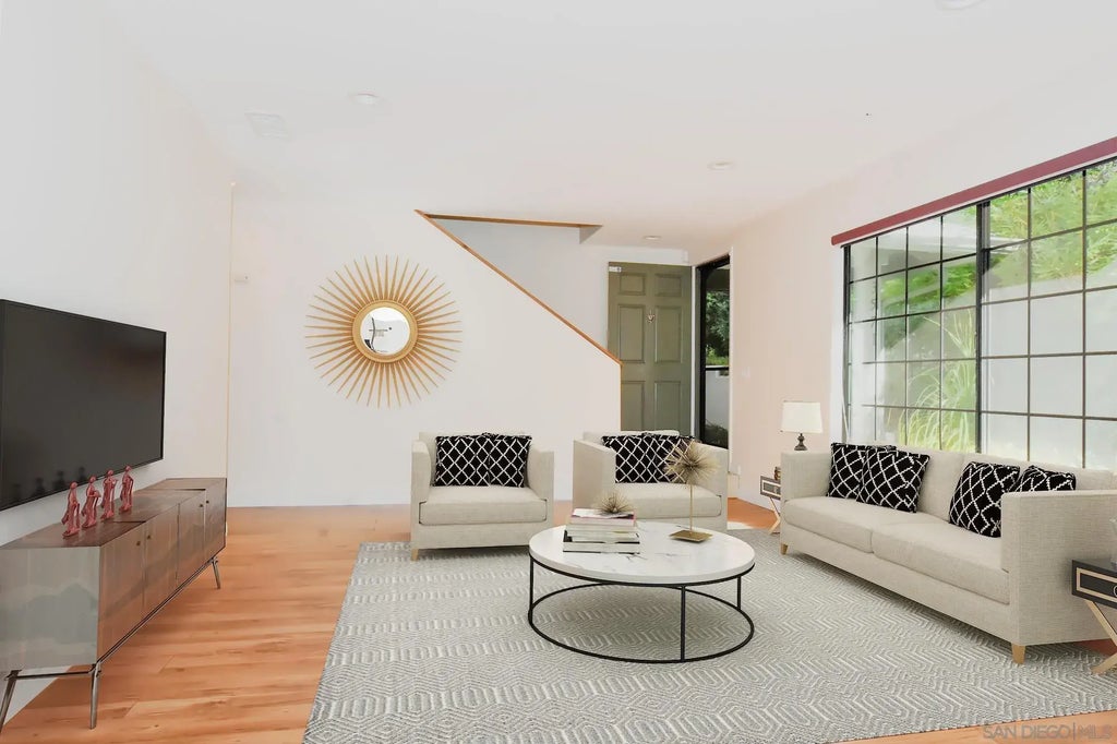 3571 Curlew St, MISSION HILLS