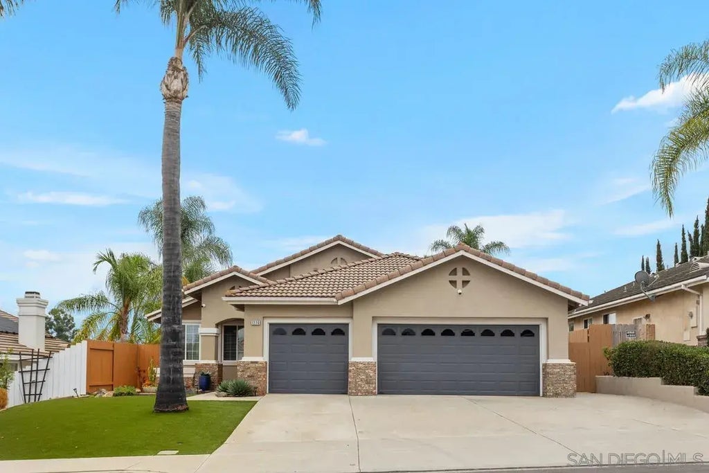 1228 Ridgegrove Ln, Escondido