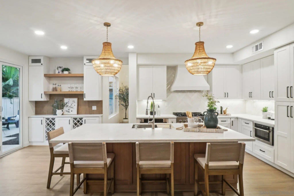 892 Piovana Ct, Carlsbad