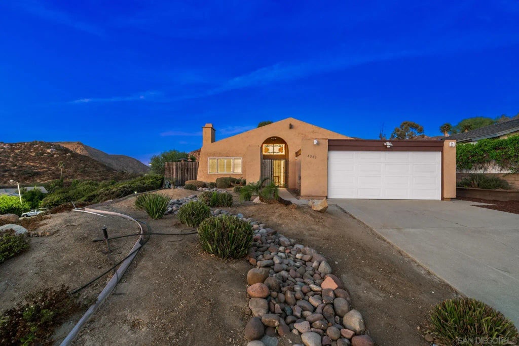 8202 Hillandale Dr, DEL CERRO