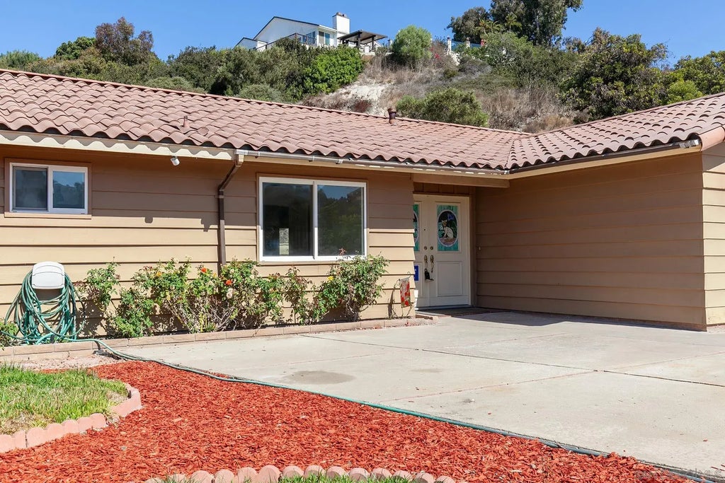 353 Camino Elevado, Bonita