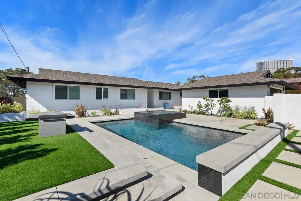 8966 Cliffridge Ave, La Jolla