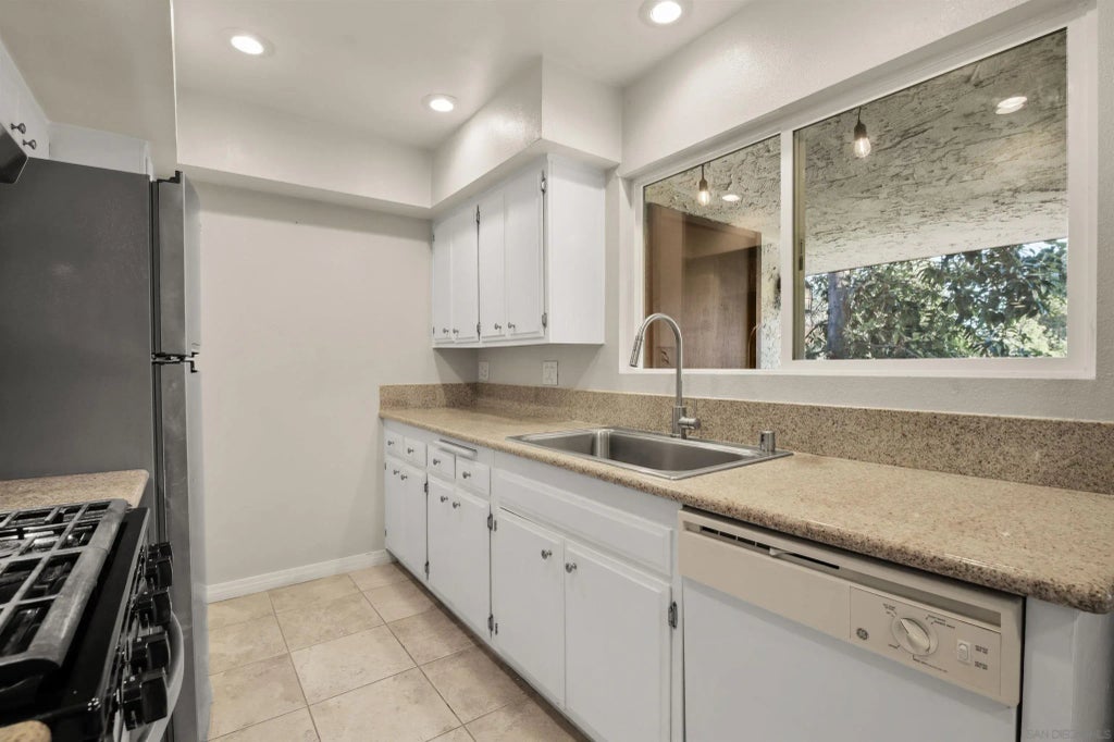 6878 Navajo Rd 6, SAN CARLOS