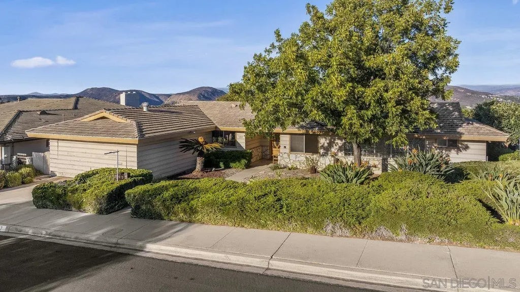 5917 Overlake Ave, Del Cerro (DELC)