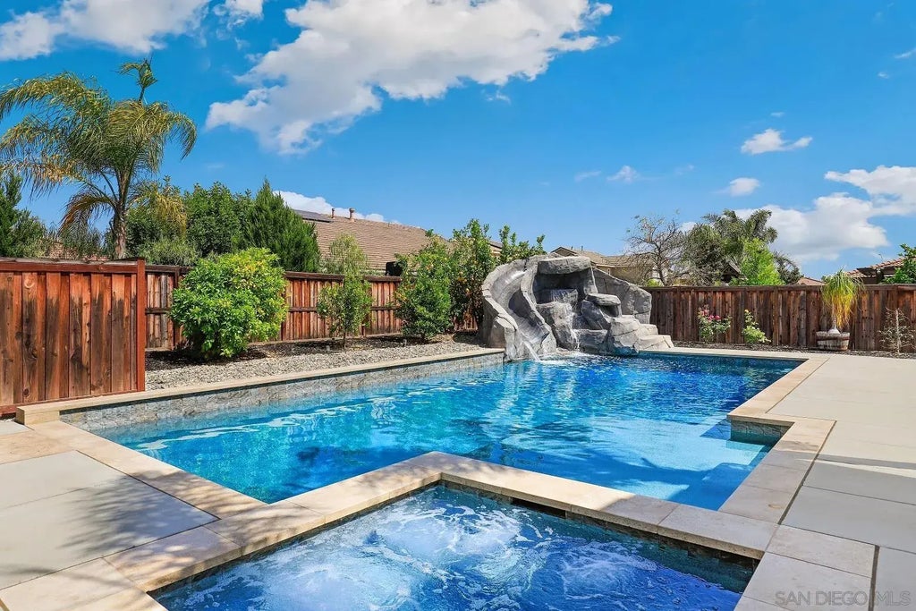 28414 Fox Ridge Cv, Menifee