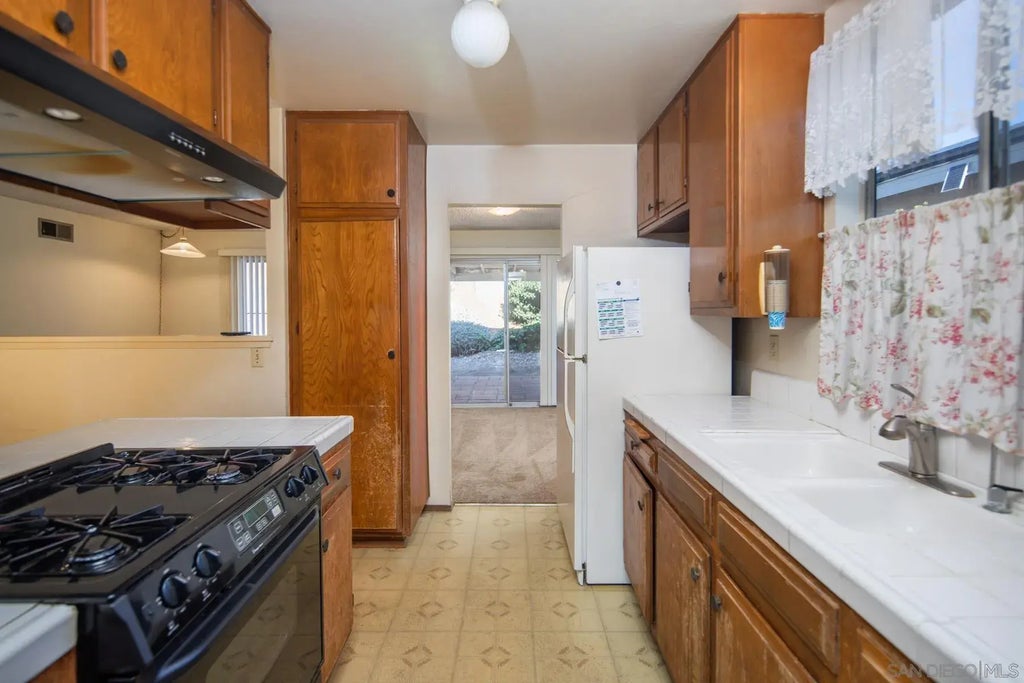 1010 Reef Dr, SOUTH SD