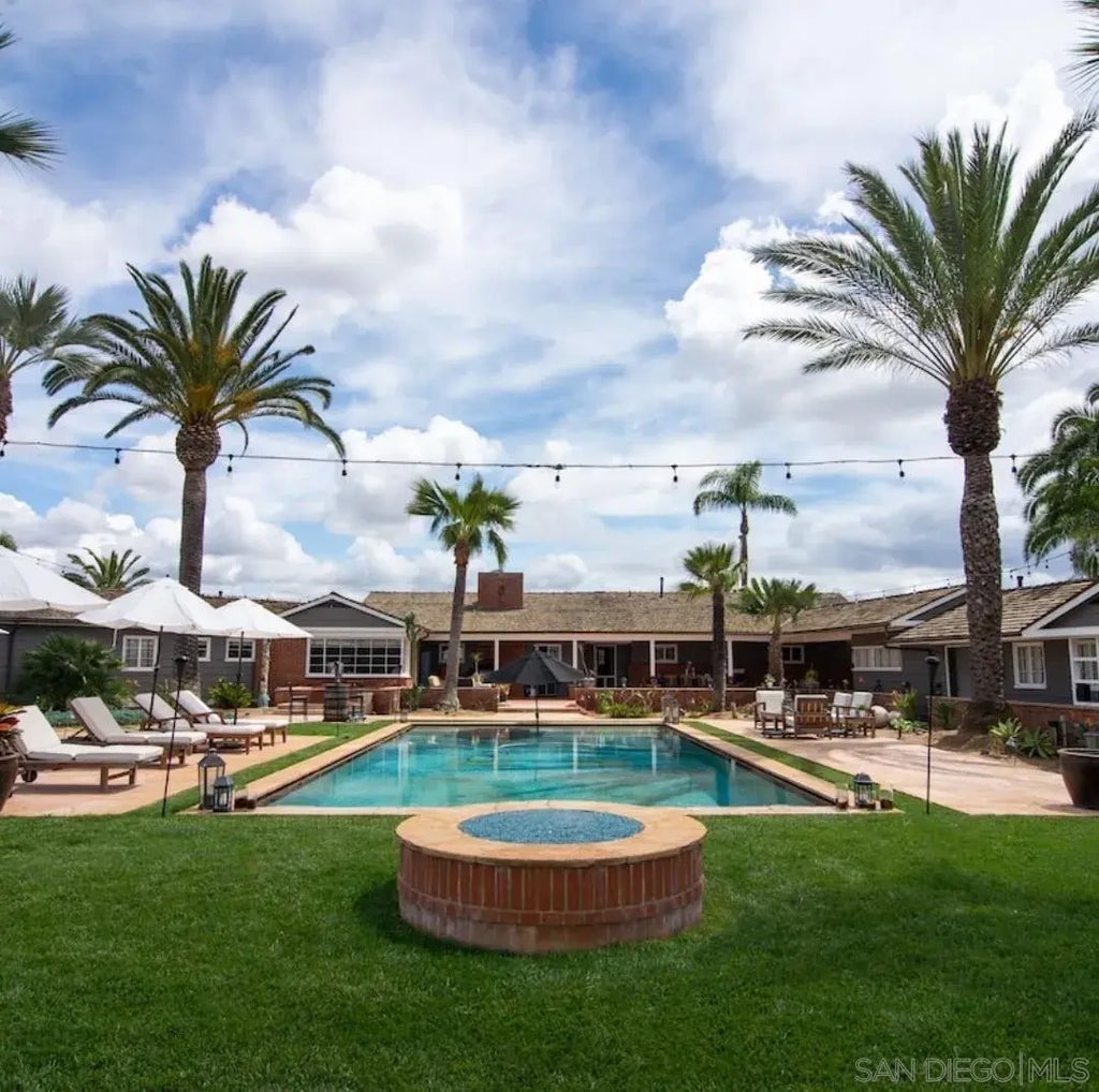 5581 Thoroughbred St, Oceanside