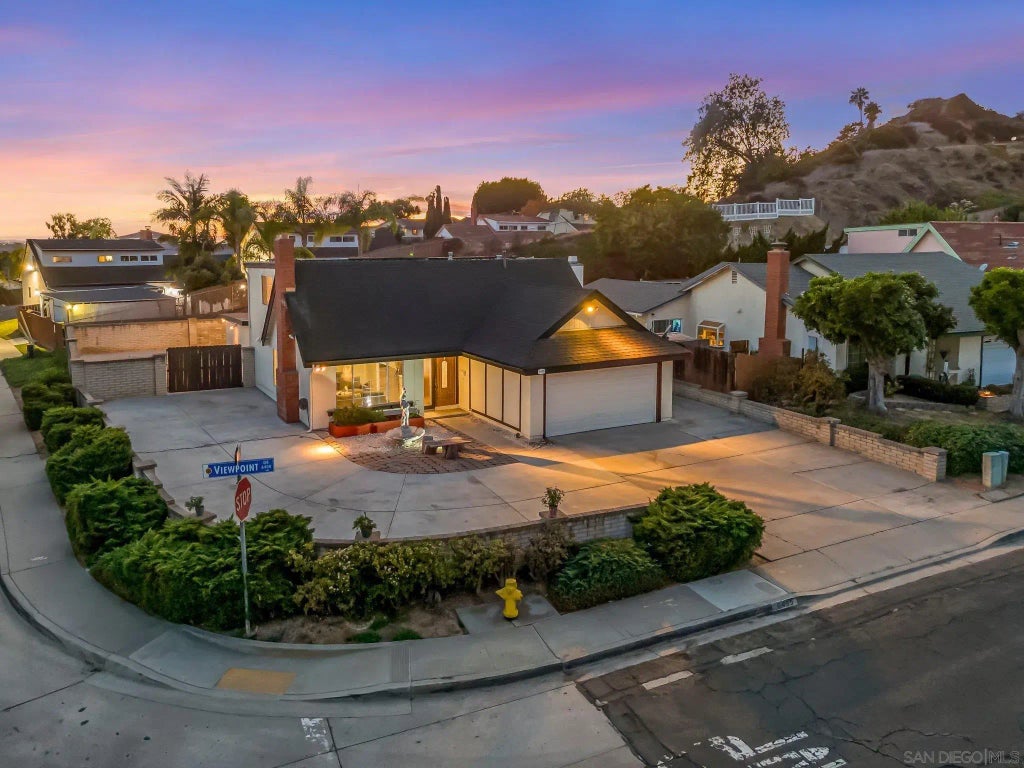 6495 Viewpoint Dr, PARADISE HILLS