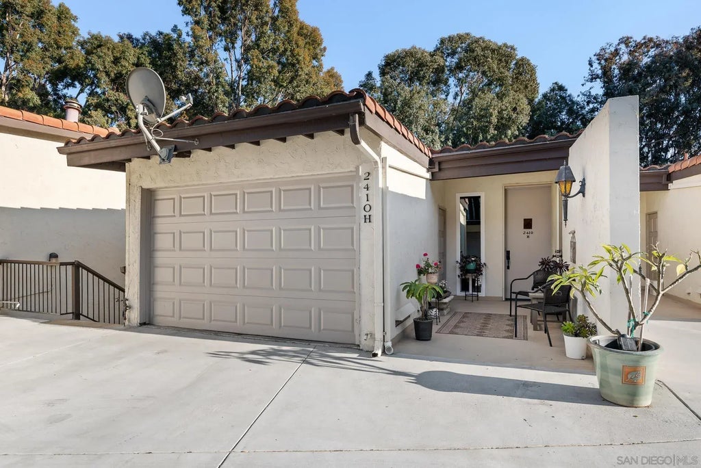 2410 Altisma Way H, Carlsbad